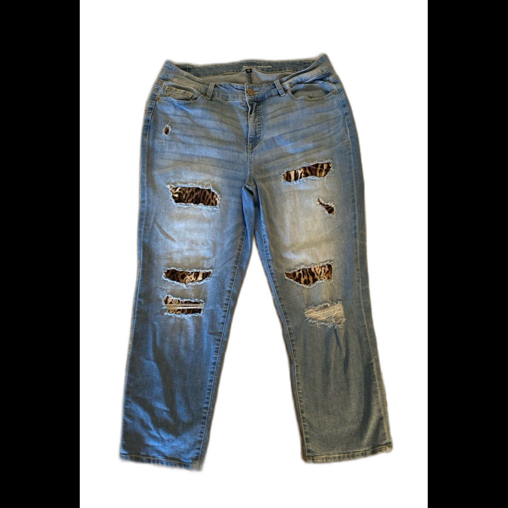 Inc denim Jeans Midrise Boyfriend Cropped Distressed w/ Tiger Print Plus 18 W